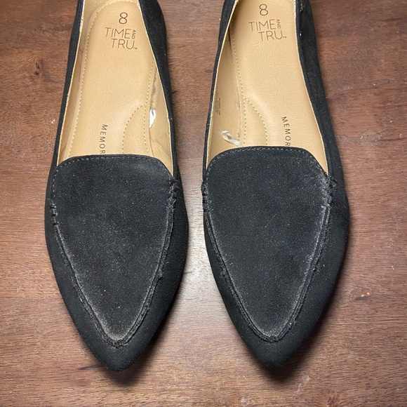 Shoes - Women’s Black Flats‎